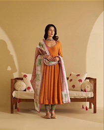 Orange anarkali motif dupatta - Image 2